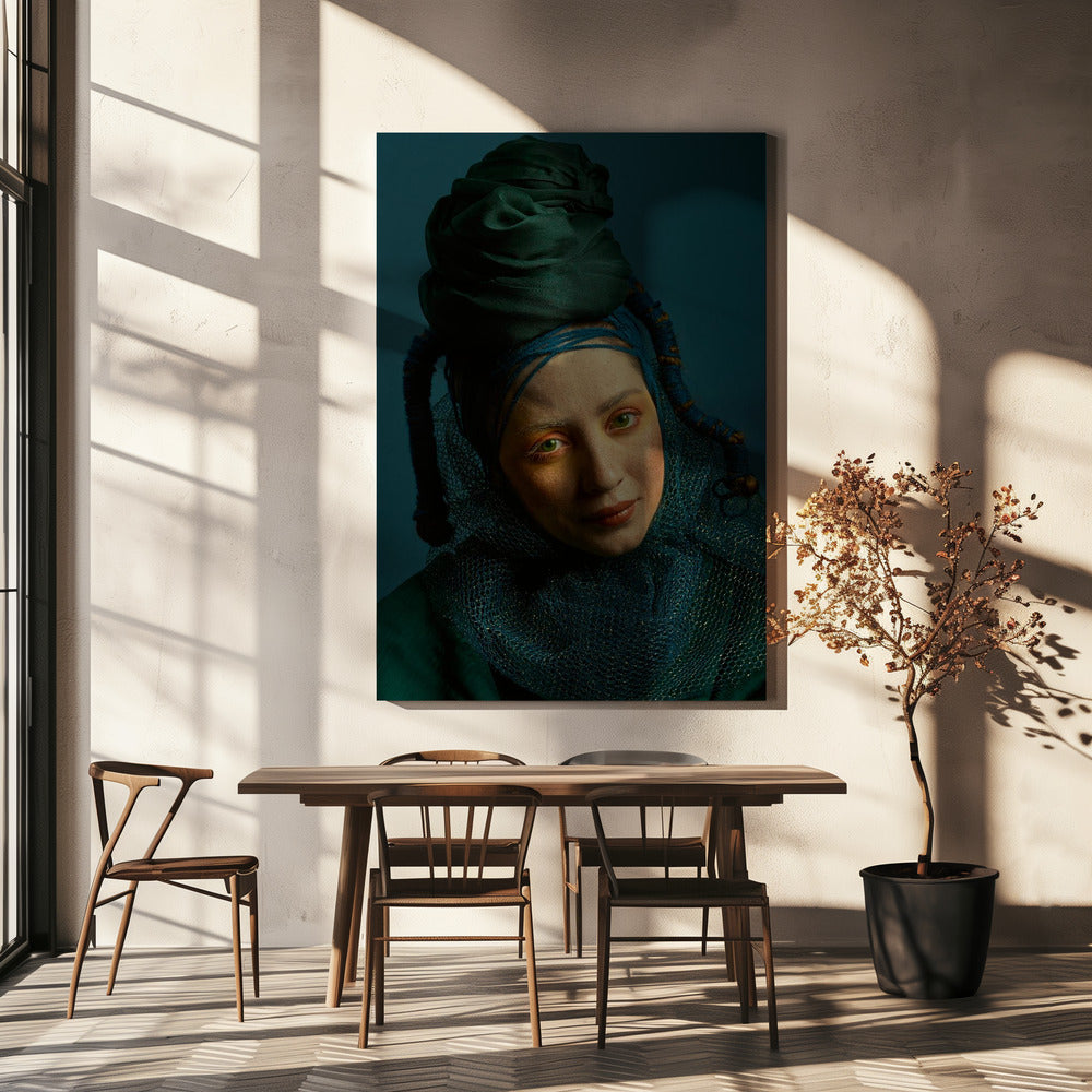 Mina | Canvas