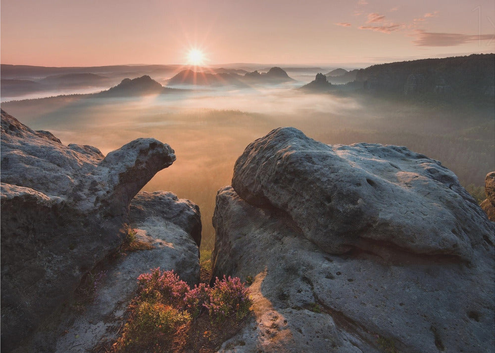Zonsopgang op de rotsen | Fotobehang