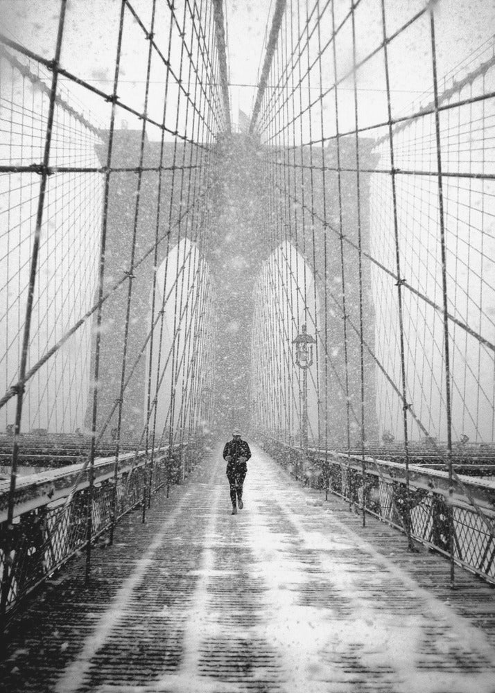 New Yorker Fußgänger im Schneesturm – Brooklyn Bridge | Leinwand-Bilder