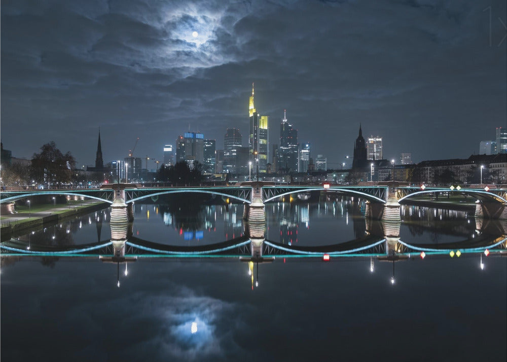 Frankfurt vid fullmåne | Fototapet